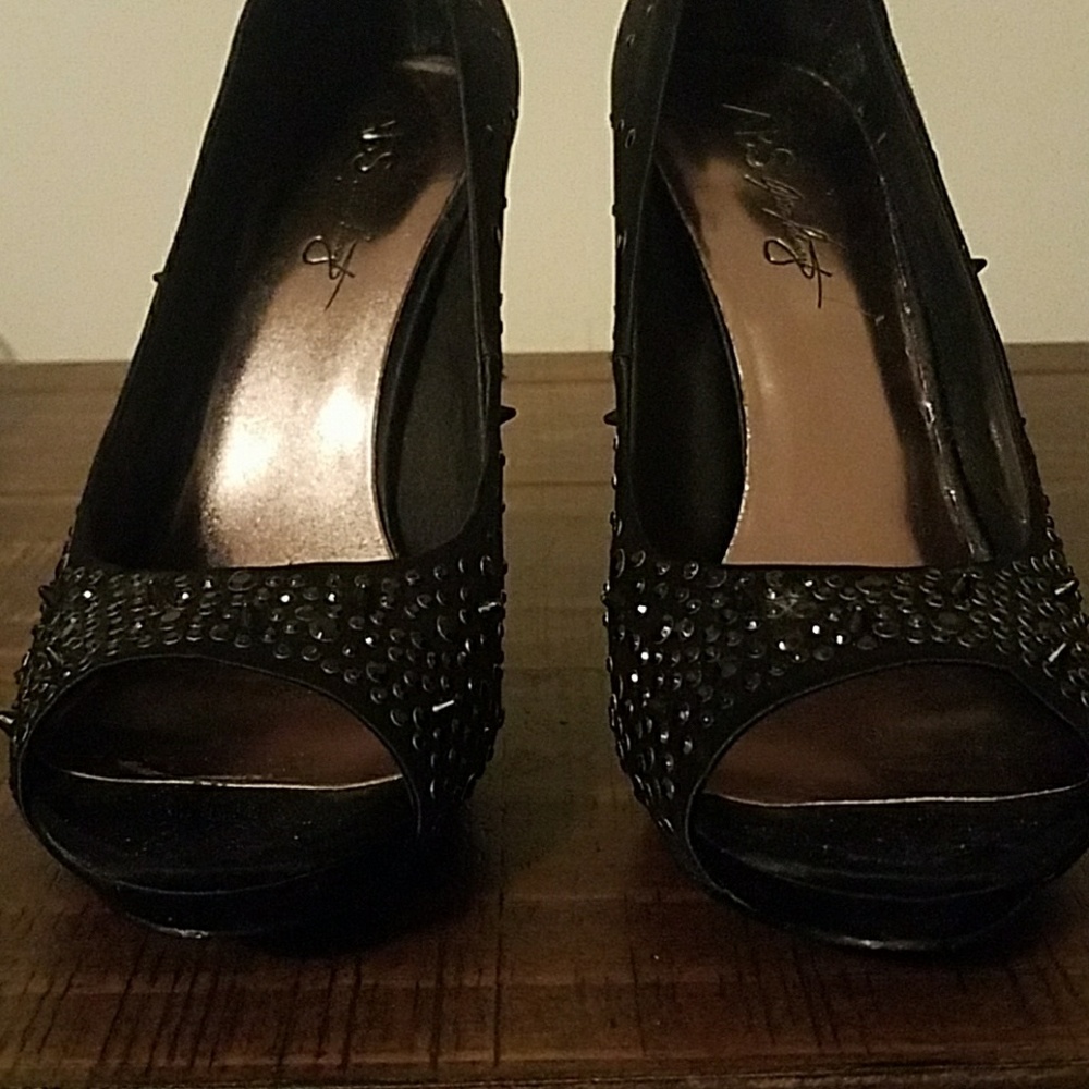 Shoe - Picture 4 of 4